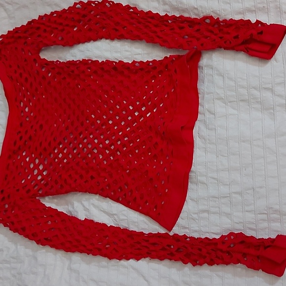 Forever 21 Hole Top - Picture 4 of 5